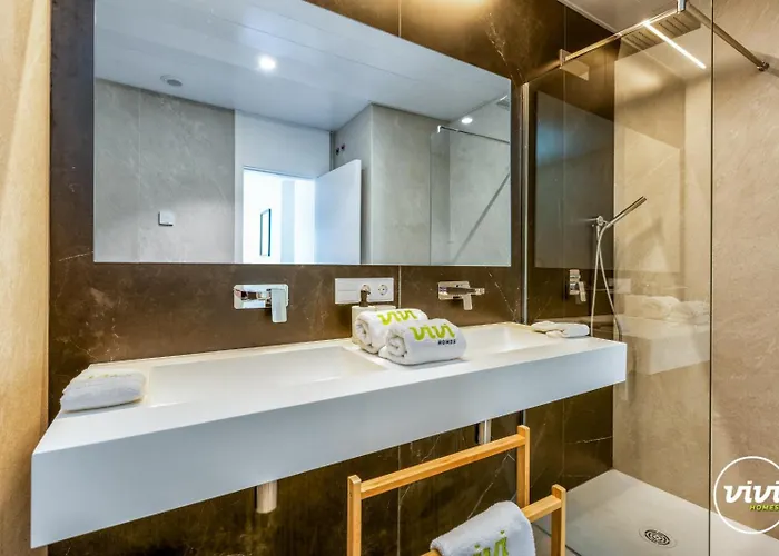 Апартаменты Vivi Homes - Rembrandt Pool, Sauna, Gym & Sea View Торремолинос