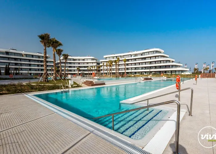 Vivi Homes - Rembrandt Pool, Sauna, Gym & Sea View Апартаменты Торремолинос