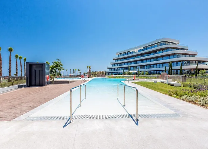 Vivi Homes - Rembrandt Pool, Sauna, Gym & Sea View Торремолинос