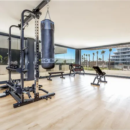 Vivi Homes - Rembrandt Pool, Sauna, Gym & Sea View * טורמולינוס