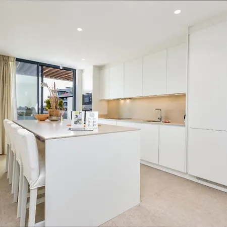 Vivi Homes - Rembrandt Pool, Sauna, Gym & Sea View דירה טורמולינוס