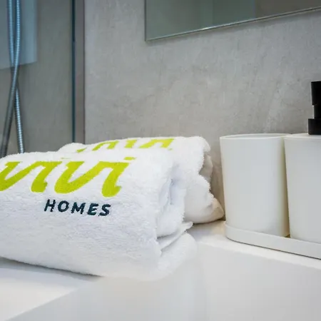 Vivi Homes - Rembrandt Pool, Sauna, Gym & Sea View شقة