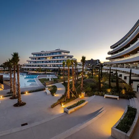 Vivi Homes - Rembrandt Pool, Sauna, Gym & Sea View Lejlighed