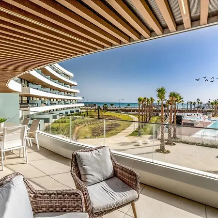 Vivi Homes - Rembrandt Pool, Sauna, Gym & Sea View Lägenhet