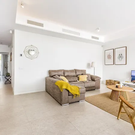 Vivi Homes - Rembrandt Pool, Sauna, Gym & Sea View Lägenhet *